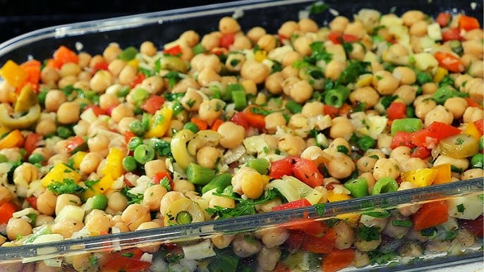 Salada Refrescante de Grão-de-Bico: Uma Explosão de Sabores Nutritivos!