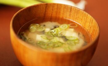 Sopa de Miso: Uma Delícia Reconfortante da Culinária Japonesa