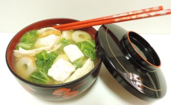 Missoshiru: Uma Sopa Japonesa Reconfortante e Saborosa